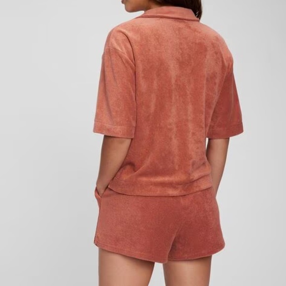 GAP Towel Terry Shirt - Picture 2 of 8